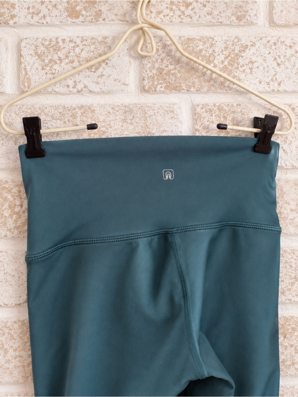 Vuori Hot Mesh Legging High Rise Discontinued 7/8 Leggings Teal Green S Sport - Picture 4 of 5